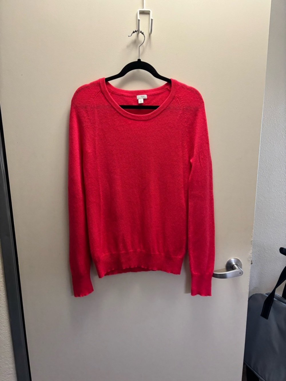 Halogen cashmere Crewneck Sweater in Vibrant Coral Pink